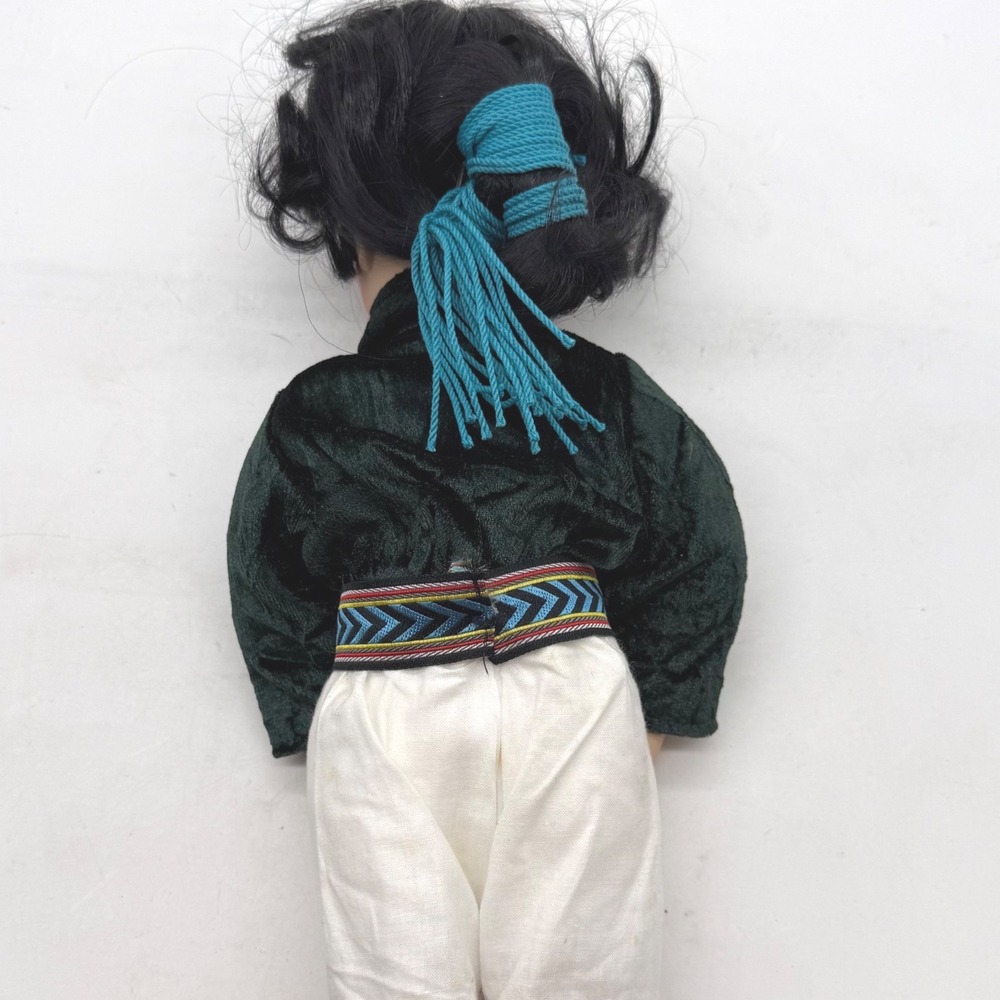 Vintage 1992 The Hamilton Collection Native American Porcelain Doll Green Velvet - Picture 6 of 9